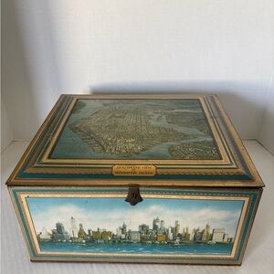 1930s beach nut biscuit Vintage Manhattan Skyline Decorative Box